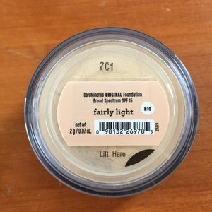 Sealed bareMinerals Foundation in Fairly Light